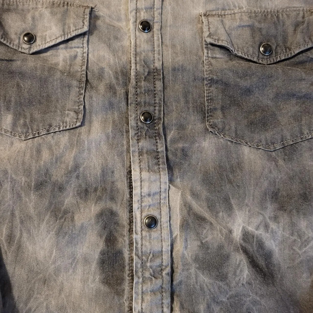 GUESS ACID WASHED WESTERN BUTTON UP