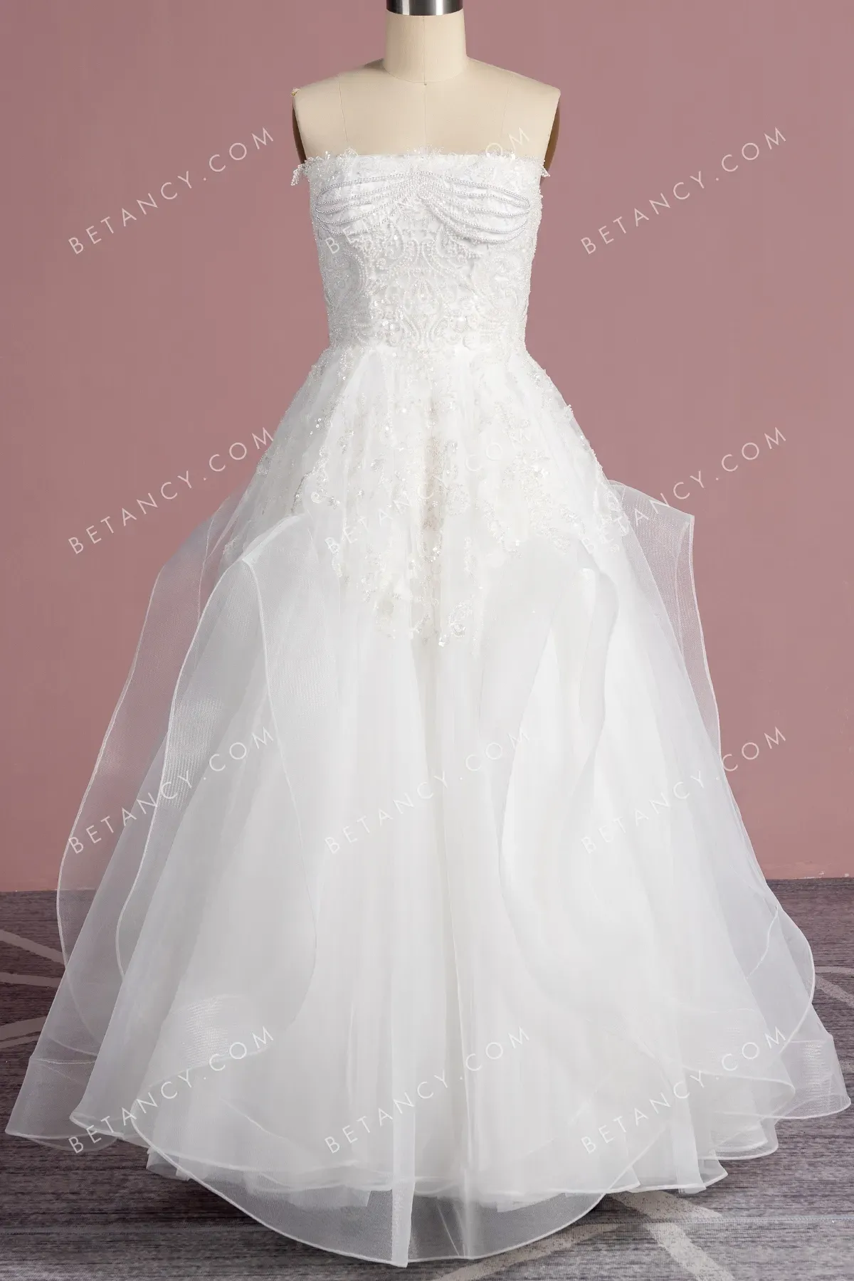 Modern Pearls Beaded Lace Flanged Tulle Bridal Dress