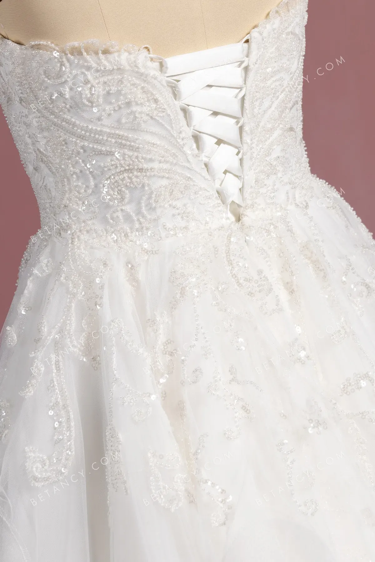 Modern Pearls Beaded Lace Flanged Tulle Bridal Dress